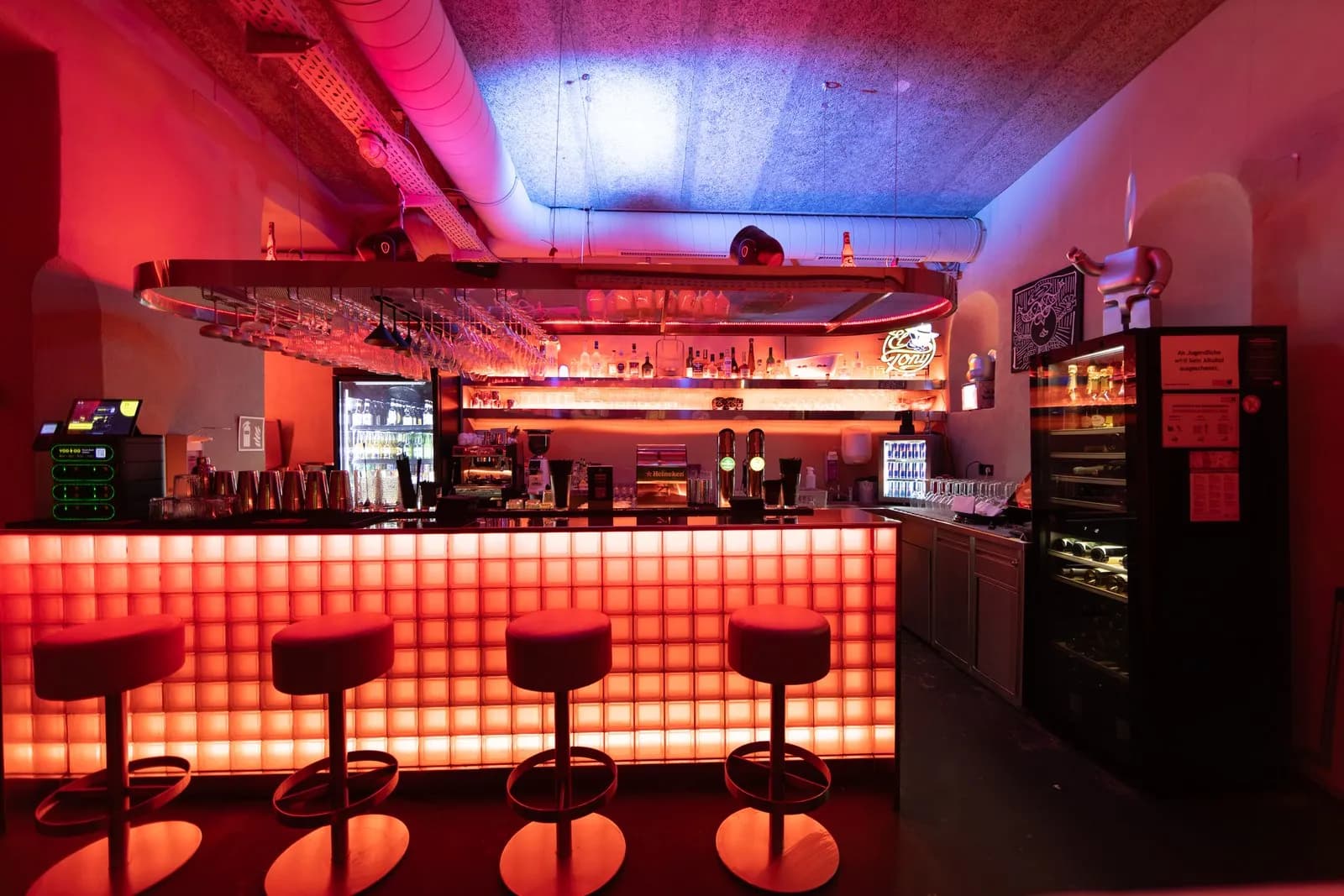 Weihnachtsfeier Location Wien 1060 – Lounge mit Bar bei Kult & Kante