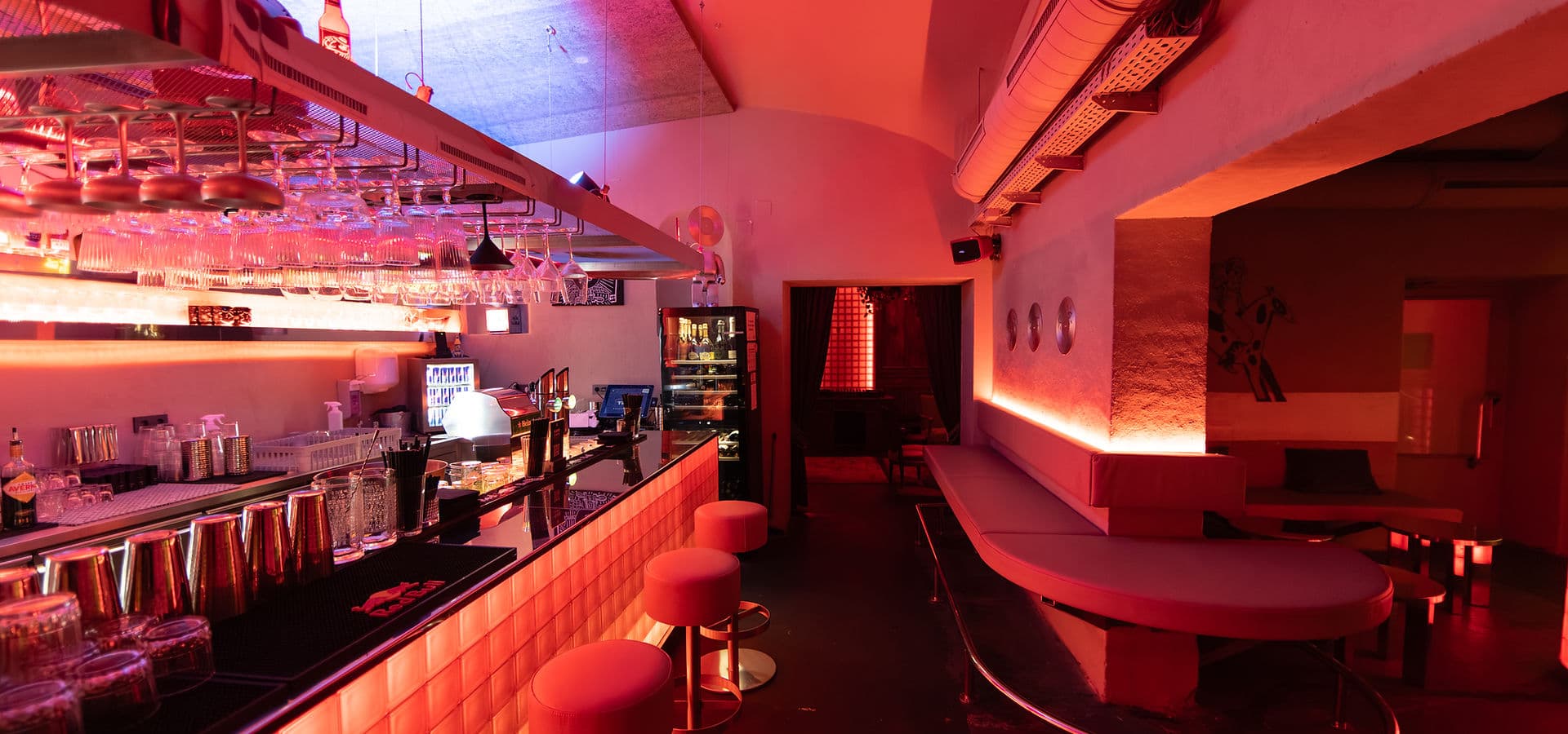 Kult & Kante Eventlocation – Bar und Lounge in Rot